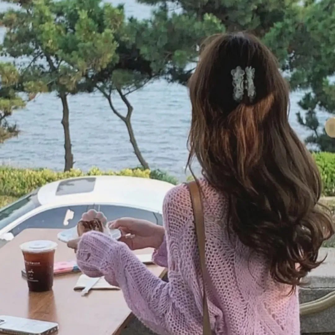 毛衣女郎